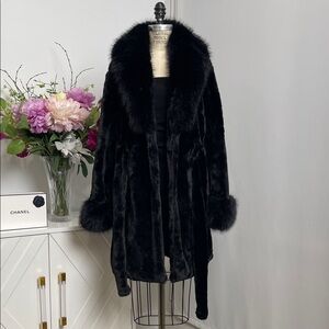 NWT Luxurious Black Faux Fur Coat with Puffy Collar and Sleeves - size MEDIUM